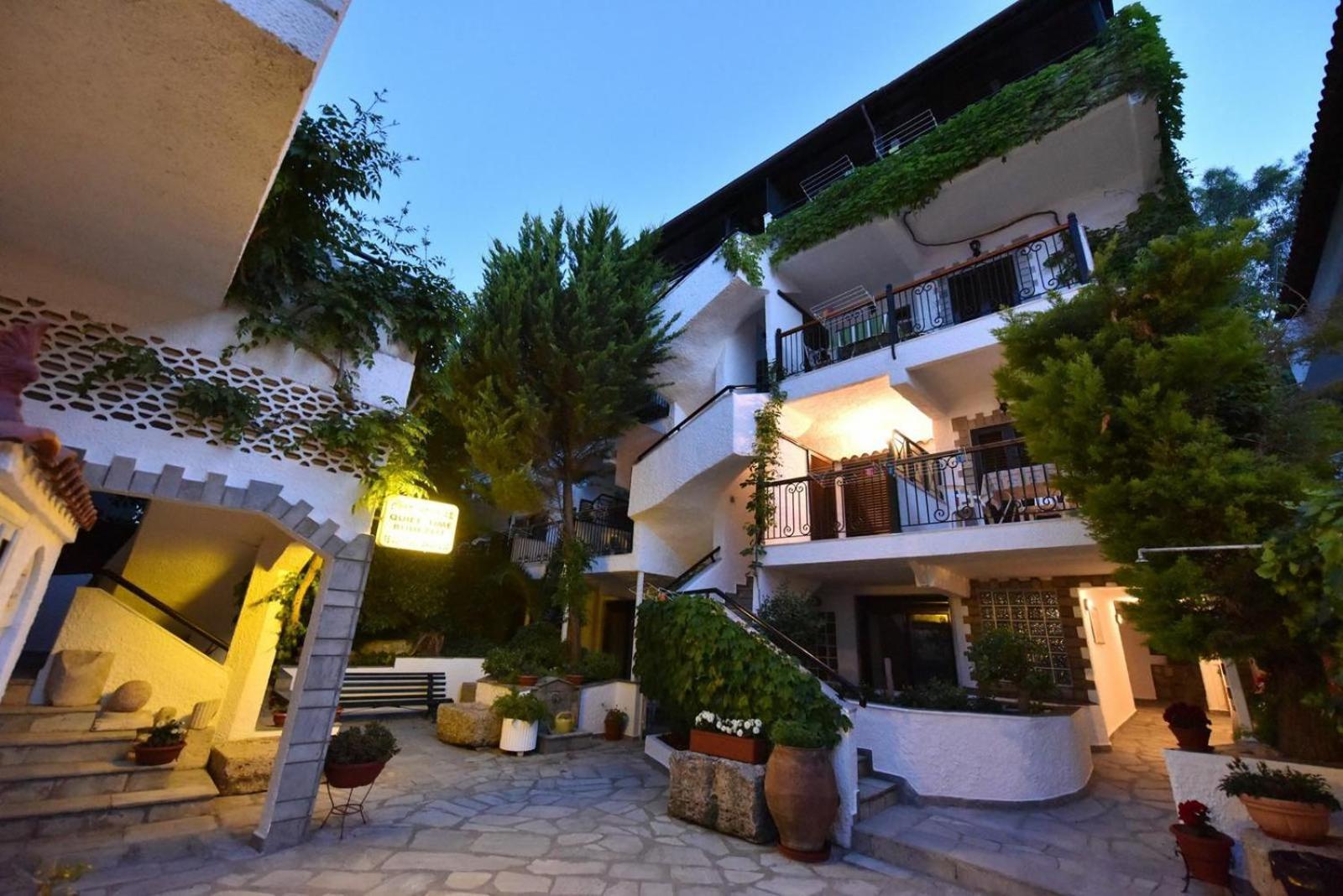Argo Apartments Nea Poteidaia Bagian luar foto