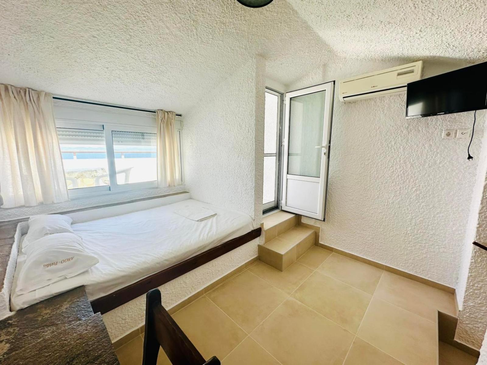 Argo Apartments Nea Poteidaia Ruang foto