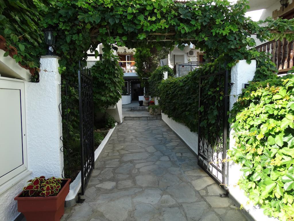 Argo Apartments Nea Poteidaia Bagian luar foto